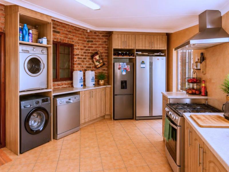 4 Bedroom Property for Sale in Heiderand Western Cape
